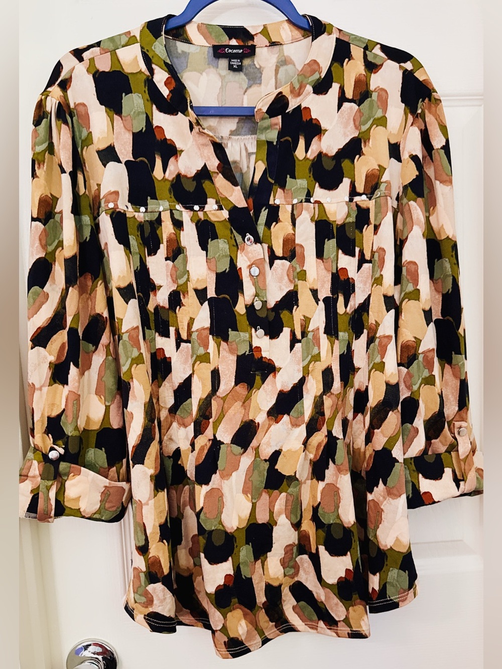 NWOT Cocomo Multicolor Abstract Print Button-Front Blouse
